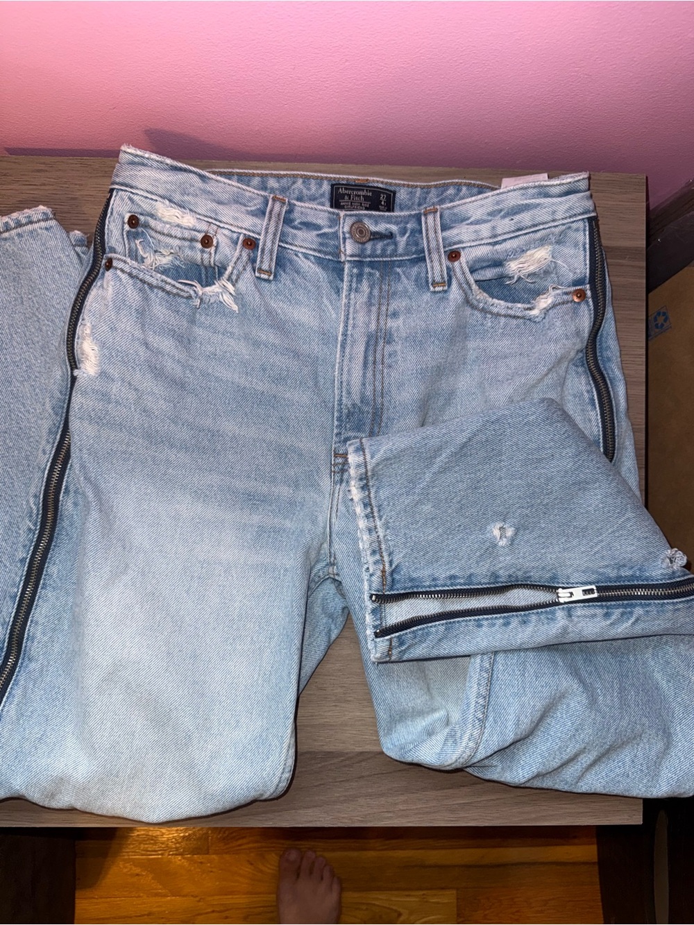 Abercrombie and Fitch Annie High Rise Girlfriend Zip Detail Jeans Size 4 Regular